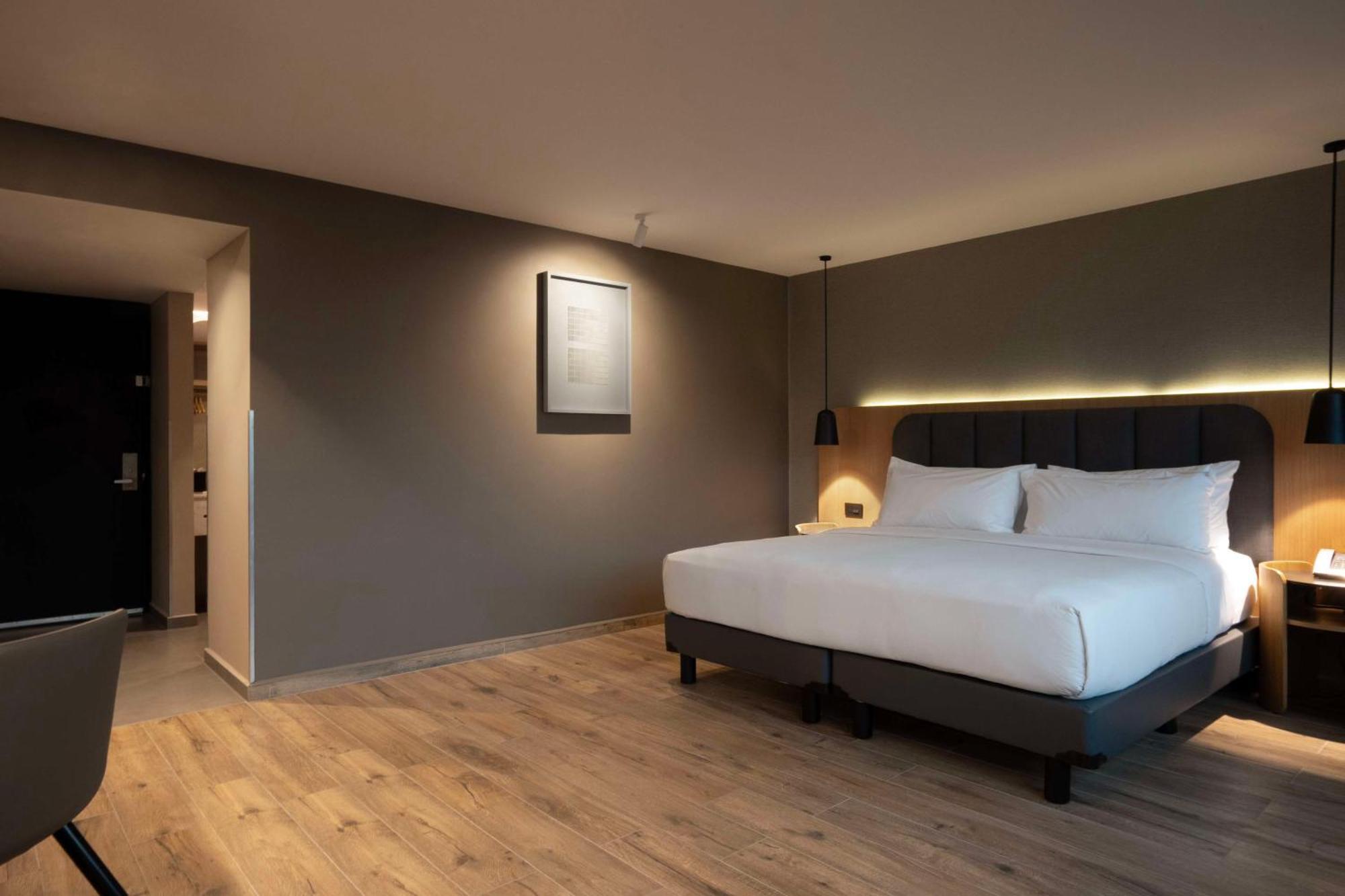 Deluxe King Room,1625481683:JPEG